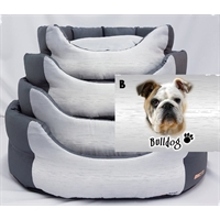 cuccia Bulldog trono